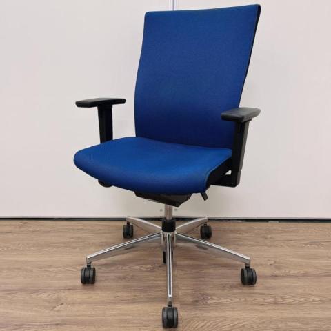 【中古】プント  コクヨ（KOKUYO） 肘付ハイバックチェア