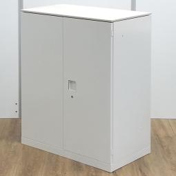 オカムラ製　レクトライン　ホワイト　シリンダー　ナチュラル天板　W800×D450×H970サイズ　オフィスの書類をスッキリ整理！　W800サイズのコンパクトな観音開き書庫はスペースの有効化におすすめ！　両開き書庫！！