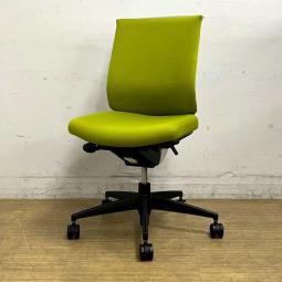 【在庫入替セール】コクヨ　ウィザード3　肘無しローバックモデル　カラー：ライトオリーブ×ホワイトフレーム　嬉しいハンガー付き　ロングセラーシリーズ