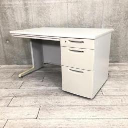 【オカムラの超定番シリーズ！袖一体型で書類をたっぷり収納可能！】■オカムラ （okamura）製 　SD-Vシリーズ　片袖机　W1200mm×D700mm　■シリンダー錠　■ライトグレー 　※日焼け有【弊社使用欄：A01034077】