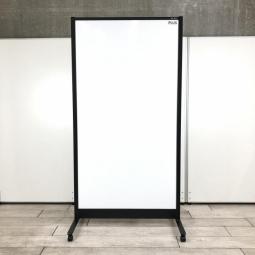 【キャスター付で移動もレイアウト変更もラクラク！】■プラス(PLUS)　ホワイドボードパーティション　W950×D560×H1840mm　両面ボード　ブラックフレーム