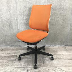 【関東倉庫在庫品】【テレワークにも最適！快適な座り心地と充実機能！】■コクヨ（KOKUYO）製　ミトラ（Mitra）チェア　肘無し　ローバック　背面メッシュ　■タンジェリンオレンジ × ホワイトシェル 【弊社使用欄：A00996228】【ECBMC】