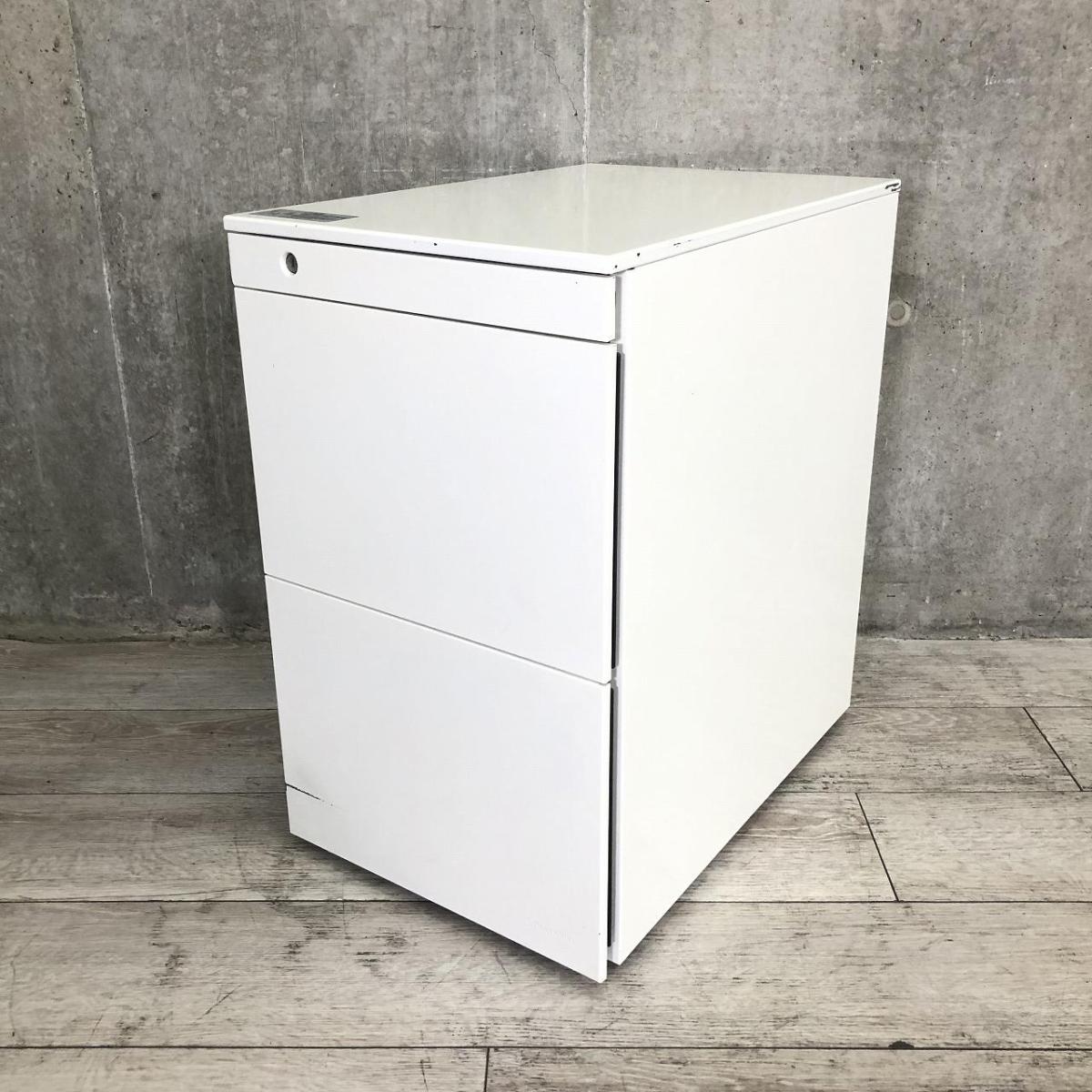 【正面に取っ手が無いフラットなデザイン！キャスター付でレイアウト変更がスムーズ！】■オカムラ（okamura）製　プロユニットシリーズ　3段ワゴン　フリアド用ワゴン　H650㎜　■ホワイト　■シリンダー錠【2510】弊社使用欄【A01042240】
                        プロユニット
                                    中古
            