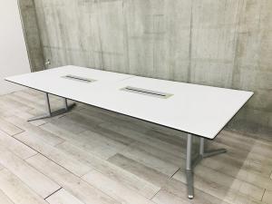 【ワンランク上のカンファレンス空間を演出！】■オカムラ　ラティオシリーズ　会議用テーブル　W3200mm（8～12名用）　配線ボックス付　ホワイト 【Okamura　RATIOⅡ】