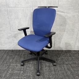【ハンガー＋肘付のハイバック定番チェアが限定入荷★】オカムラ　スラート　ハイバック　肘付　オフィスチェア　パソコンチェア　ブルー　中古　オフィス家具　福岡　九州最大級　《オフィスバスターズ福岡博多店は、福岡を拠点として、日本全国へ中古オフィス用品・オフィス家具を提供しております》