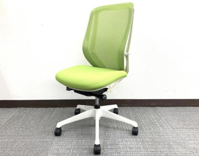 オカムラ　人気のシルフィー　ライムグリーン×ホワイトシェル　ハイバック　肘無し　中古家具　オフィスバスターズ　【弊社使用欄：A01040978 K】