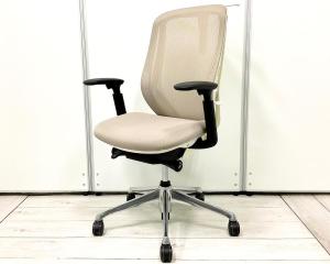 【フレーム日焼け有】【肘カスタム品】【肘有(可動肘/アジャストアーム)/コートハンガー有】ワークチェア アームレスト付 ブラックボディ オススメ(おすすめ) 大人気 ・Okamura/オカムラ ・Sylphy/シルフィー ※横浜本店撮影画像※