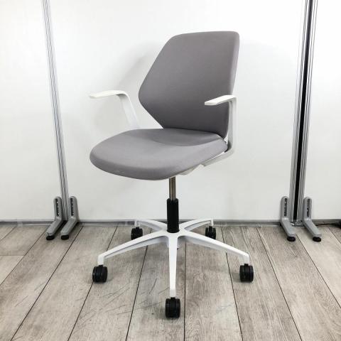 【中古】キュアチェア KG-925PG-WWW6 イトーキ（ITOKI） 肘付ローバックチェア