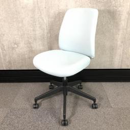 【在庫入替セール品！】【カジュアルな空間になじむ、ベーシックなオフィスチェアーが入荷！！】■コクヨ（KOKUYO）　エルア（Elua）チェア　肘無し　ローバック　■ライトブルー【AD】