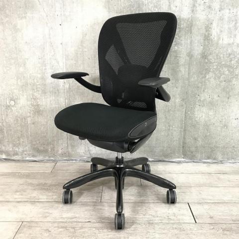 【オフィスチェアとカーデザインの融合から生まれたチェア!テレワークにも最適!!】■イナバ(Inaba)製 エクセアチェア(Xair) 肘付ハイバック 背面メッシュ ■固定肘 ランバーサポート付 ■ブラック