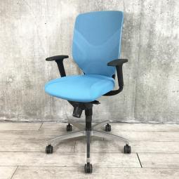 【三次元シンクロメカニズムで快適な座り心地を実現！】■ウィルクハーン（Wilkhahn）製　INチェア　肘付　ハイバック　背面メッシュ　■固定肘　■ブルー×ブラックシェル