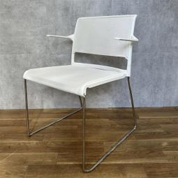 【西】【海外ブランドの上質なデザイン！】■wilkhahn/ウィルクハーン　ALINE / Aライン　スタッキングチェア　肘付　ホワイト【ABW】 【チェア】【椅子】【イス】【事務椅子】【デスク】【机】【書庫】【書棚】【棚】【ラック】【収納】【格安】【安い】【メーカー】【レイアウト変更】【模様替え】