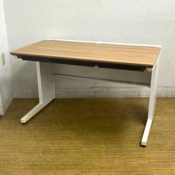 【濃いめのナチュラル天板がおしゃれ！】◆コクヨ/iS　平机　デスク　引き出し付き　木目　家具　リユース　九州最大級《オフィスバスターズ福岡博多店は、福岡を拠点として、日本全国へ中古オフィス用品・オフィス家具を提供しております》