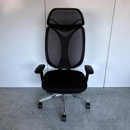 【前傾チルト付・流れるような美しいフォルムの最高級メッシュチェア！】■オカムラ（okamura）製　サブリナ（Sabrina）　肘付き　エクストラハイバックチェア　背面メッシュ　■可動肘・ヘッドレスト・ハンガー付き　■ブラック【オフィスにもご自宅用にも人気の一品！】