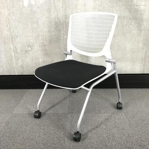 ミーティングスペースや休憩室に上質チェア!平行スタック可能なネスティングタイプ
■オカムラ/グラータ(Grata)/ブラック×ホワイト