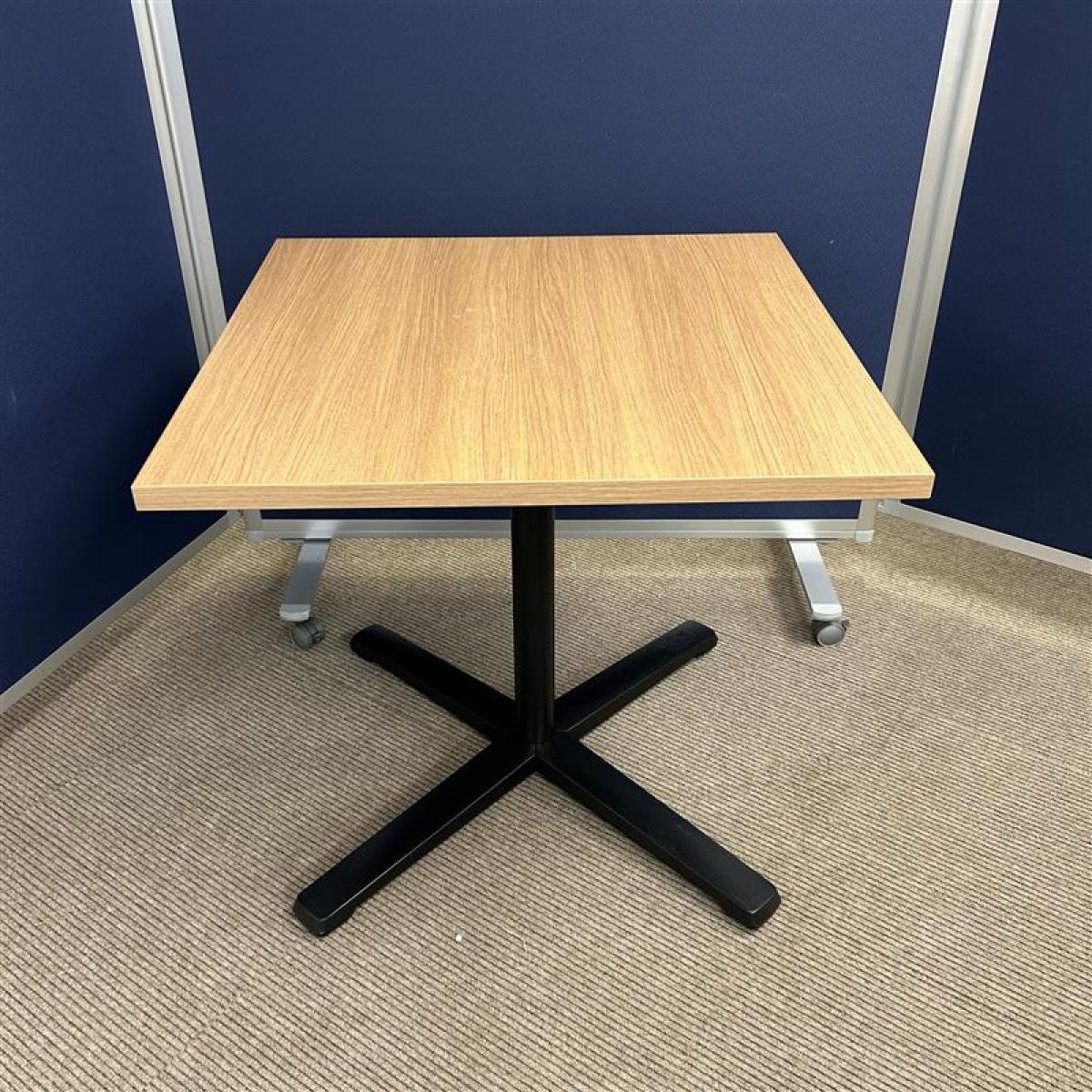 【西】オカムラ製　サイズW750 ×D750×H720 【チェア】【椅子】【イス】【事務椅子】【デスク】【机】【書庫】【書棚】【棚】【ラック】【収納】【格安】【安い】【メーカー】【レイアウト変更】【模様替え】※チェアは別売となります。
                        その他シリーズ
                                    中古
            