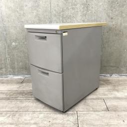 【デスク横に置いて収納と作業スペースを同時に確保！ファイル収納に強い2段タイプ！】■イトーキ（ITOKI）製　CZNシリーズ　2段脇机　W400×H700mm　■シリンダー錠　■ニューグレー　※日焼け・スレ有