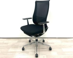 【ダイヤル式のランバーサポートが魅力的な高級感のあるオフィスチェア！】■コクヨ (KOKUYO)製　ベゼ ル(Bezel)チェア　肘付きハイバック　■固定肘　背面メッシュ　■ランバー付き　■ブラック【弊社使用欄：A01037874 K】【KN】