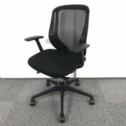 【前傾チルト機能付き】【オカムラ製品で最も人気を集める高機能メッシュチェア！】■オカムラ（okamura）製　シルフィ（Sylphy）チェア　肘付き　ローバック　背面メッシュ　■固定肘　■ブラック　【弊社使用欄：A01041584】【SN】