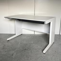 【2台限定】【配線溝付きで配線がすっきり！W1200の定番サイズ！】■コクヨ製　isシリーズ　平机　■引き出し付き　※右側のみ　■ホワイト　オフィスバスターズ　梅田本店