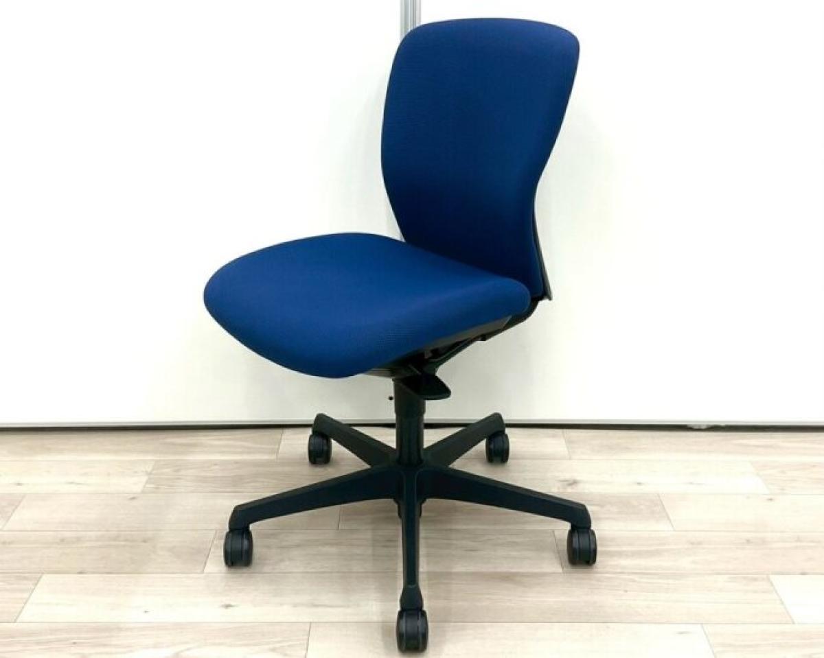 【在庫入替セール品】【シンプルなデザインと厚みのあるクッションが大人気！機能充実のワーキングチェア！】オカムラ（okamura）製　スラートチェア（sulato）　ローバック　肘無し　■ミディアムブルー 【弊社使用欄：A01014167 K】【SN】
                        スラート
                                    中古
            