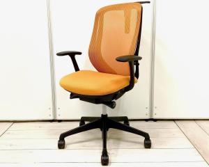 【肘有（固定肘/デザインアーム）/コートハンガー有】ワークチェア  アームレスト付 ブラックボディ オススメ(おすすめ) 大人気 ・Okamura/オカムラ ・Sylphy/シルフィー ※横浜本店撮影画像※