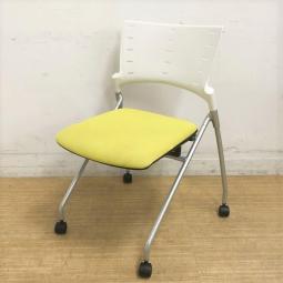 イトーキ　マノスチェア　背ホワイト　座イエロー　明るい会議・ミーティングチェア