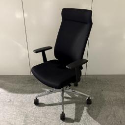 【オフィスの王道！納得の座り心地！魔法のように売れ続けている定番のオフィスチェア！】■コクヨ（KOKUYO）　ウィザード2（wizard2）チェア　肘付き　エクストラハイバック（アディショナルバック）　■固定肘　■ランバーサポート付き　■ヘッドレスト付き　■ブラック