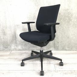 【オフィスの王道！納得の座り心地！魔法のように売れ続けている定番のオフィスチェア！】■コクヨ（KOKUYO）　ウィザード2（wizard2）チェア　肘付き　ローバック　■固定肘　■ランバーサポート付き　■ブラック