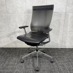 【長時間の着座でも疲れない!珍しい座面レザータイプ!!】■イトーキ(ITOKI)製 スピーナ ハイバック 肘付 ブラック 固定肘 レザー ランバー付 福岡 博多 天神 九州最大級《オフィスバスターズ福岡博多店は、福岡を拠点として、日本全国へ中古オフィス用品・オフィス家具を提供しております》