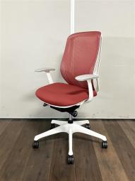 ■オカムラ(okamura)製 シルフィ(Sylphy)肘付ハイバック ■レッド ■固定肘 ■背面メッシュ【前傾チルト機能付き! オカムラ製品で最も人気を集める高機能メッシュチェア!】<CS在庫> <愛知、岐阜、三重、静岡、福井、長野、石川>