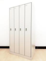 【関西倉庫在庫品】【病院、工事の事業者様必見！】高さがあるので、長い制服をかけるにはうってつけのロッカーです！オカムラ　FZ　4人用　ロッカー
【中古】【オフィス家具】オフィスバスターズ心斎橋店　まずはお問い合わせください！