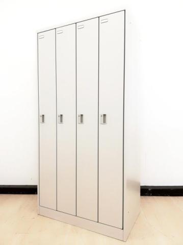 【関西倉庫在庫】　オカムラ製　４人用ロッカー　FZ　ニューグレー色　幅広く使えるサイズ感のロッカー　【弊社使用欄：A01044199】