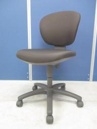 【4脚限定】オフィスにもマッチするグレーの肘無しチェア入荷！コクヨ　レグノ2　グレー　オフィスバスターズ　梅田本店