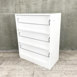 【中古品では珍しい!コクヨ製・3段雑誌架タイプ!】【雑誌・パンフレッド等々、扉を開けると収納でき、オフィスの雰囲気を変えたい方におすすめ!!】■コクヨ(KOKUYO) エディアシリーズ 雑誌架 3段 ローキャビネット ■本体ホワイト【2506】弊社使用欄【A01018642】