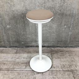 【「座る」と「立つ」のいいとこ取り！】　H565～815mm　カウンターチェア　昇降タイプ　ハイチェア【半立位姿勢で体幹も強化！】
■オカムラ/pirouetto（ピルエット）/ベージュ　スイング脚スツール