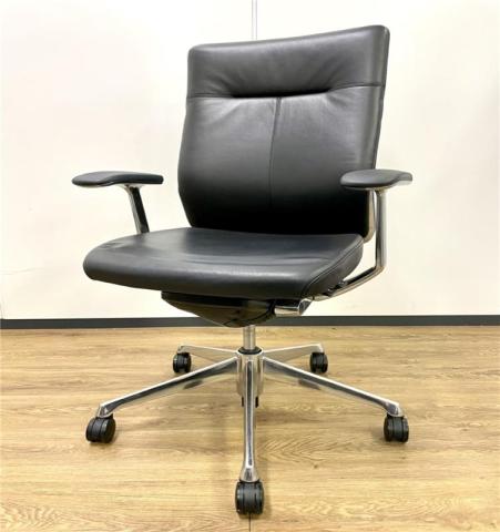 【中古】コーラルチェア  オカムラ（okamura） 肘付ミドルバックチェア