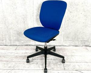 【在庫入替セール品】【ランバーサポート標準装備!】【一人ひとりにマッチする座り心地!】■イトーキ(ITOKI)製 プラオ(PRAO) ローバック 肘無し ■ランバーサポート ■ストロングブルー 【弊社使用欄:A00992860】【KN】