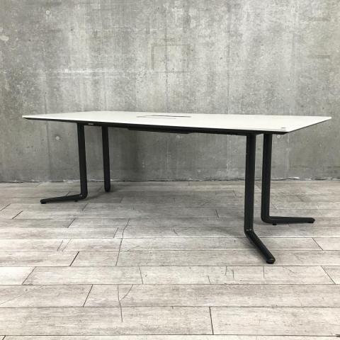 【中古】ラティオⅡ  オカムラ（okamura） ミーティングテーブル（会議机）