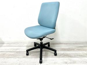 【定価4万円】【美しさが際立つシンプルデザイン!コンパクトに使えて優しい使い心地!】■イトーキ(ITOKI)製 トルテアール(R)チェア 肘無ローバック ■ストロングブルー