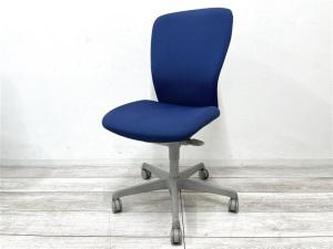 【在庫セール品】【機能充実のワーキングチェア！身体を包み込むやさしい座り心地！】■オカムラ（okamura）製　スラートシリーズ (sulato)　ハイバック　肘無し　■ミディアムブルー×グレーシェル