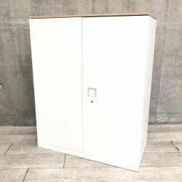 【オフィスの書類をスッキリ整理！取っ手がどの方向からでも開くマルチハンドル！】■オカムラ（okamura）製　レクトラインシリーズ　両開き書庫　ローキャビネット　H1150㎜　■ホワイト/天板：木目ナチュラル　■シリンダー錠【弊社使用欄：A01043444】【KN】