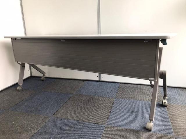 【在庫入替セール】【会議室の作成や増設に!平行スタックで省スペース!】/オススメ(おすすめ) /人気商品【弊社使用欄:A01031849】■イトーキ(ITOKI) スレントシリーズ サイドスタックテーブル 折り畳み W1800㎜ ■幕板・キャスター付