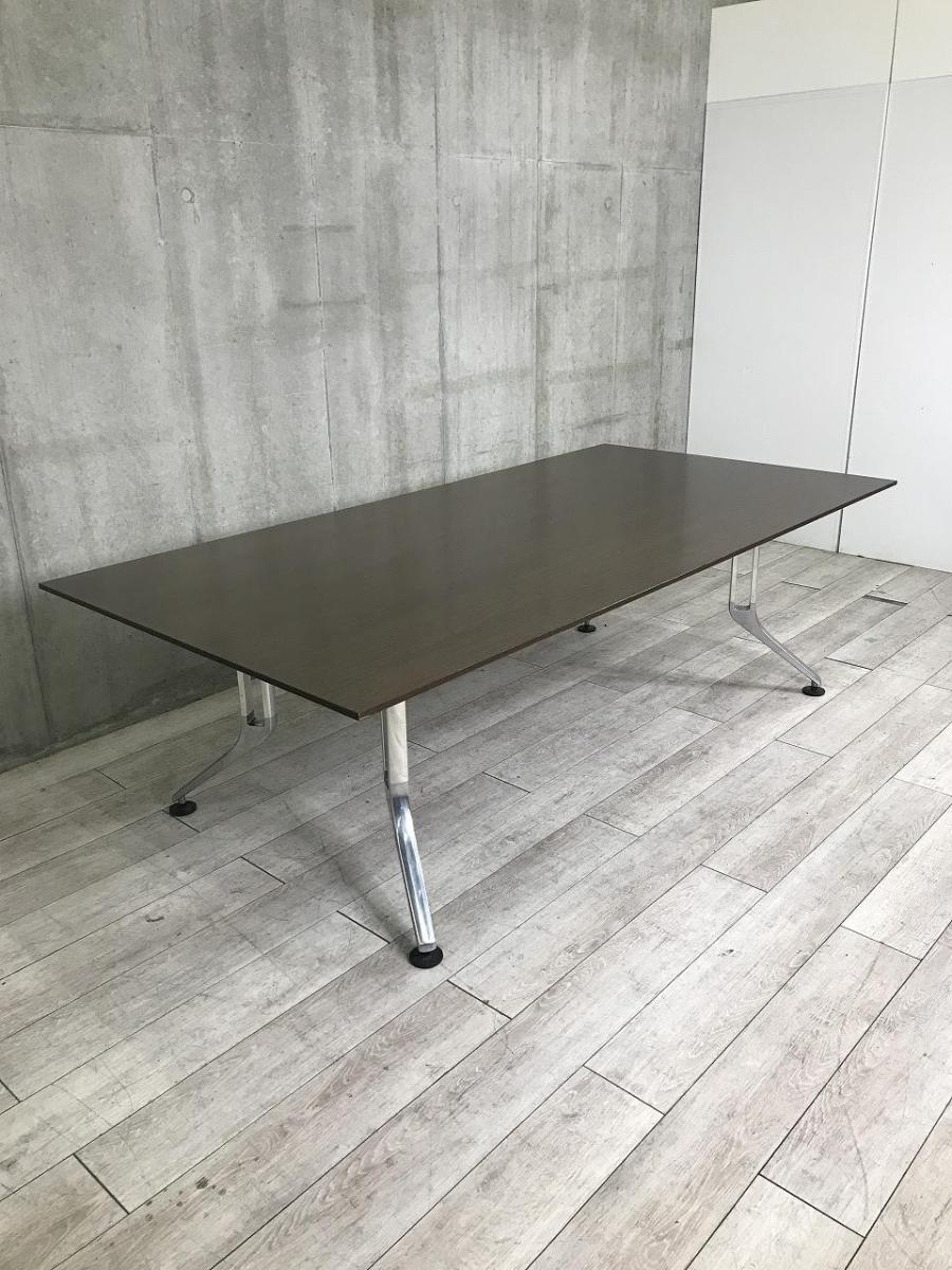 デザイン性抜群の人気高級大型テーブル！落ち着きのある木目ブラウンカラーに金属の脚がカッコイイ！
■内田洋行/MINDS（マインズ）/ダークファインウッド
                        マインズ
                                    中古
            