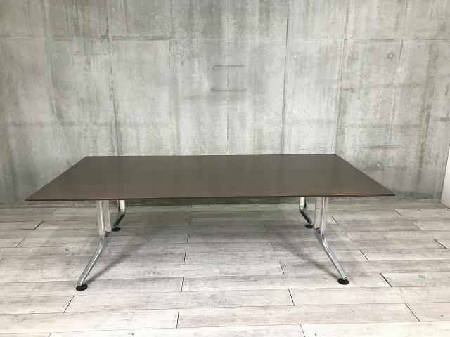 デザイン性抜群の高級大型テーブル!落ち着きのある木目ブラウンカラーに金属の脚がカッコイイ!
■内田洋行/MINDS(マインズ)/ダークファインウッド