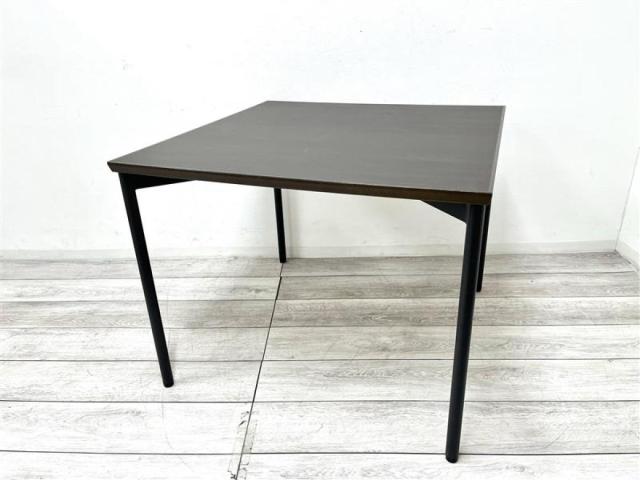 【定価約3万円】【ちょっとしたミーティングスペースにおすすめな角テーブル入荷！】■パブリック株式会社製　■ブラウン　■角テーブル