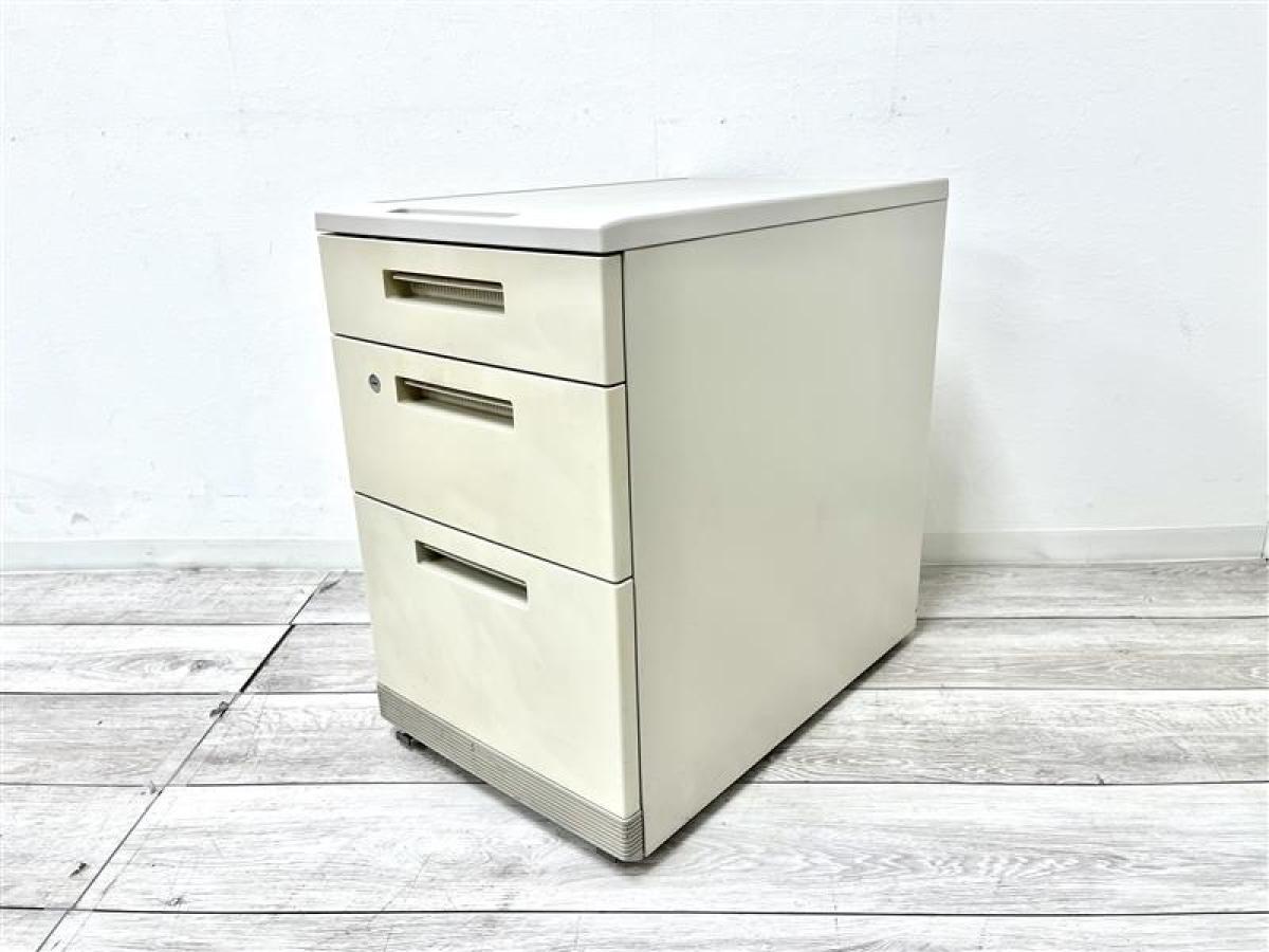 【定価約7万円】【デスク上文房具や書類の整理におすすめな3段ワゴン入荷！】■コクヨ/MX　■3段ワゴン　ニューグレー　■残り１点
                        MX
                                    中古
            