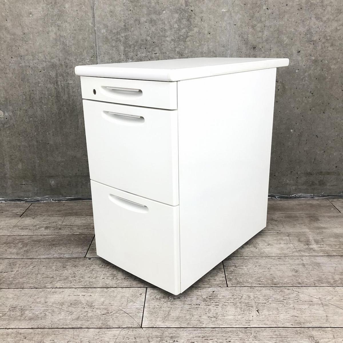 【在庫セール品】【定価約10万円】【収納と作業スペースを同時に確保できる３段脇机！】■オカムラ（okamura）SD-Vシリーズ　脇机3段　H700mm　■色：ホワイト　■シリンダー錠
                        SD-V
                                    中古
            