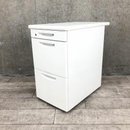 【在庫セール品】【定価約10万円】【収納と作業スペースを同時に確保できる３段脇机！】■オカムラ（okamura）SD-Vシリーズ　脇机3段　H700mm　■色：ホワイト　■シリンダー錠