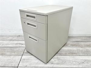 【定価約7万円】【書類や文房具の収納に便利な3段ワゴン】■コクヨ/ピクサ　■ニューグレー　■3段ワゴン　■シリンダー錠